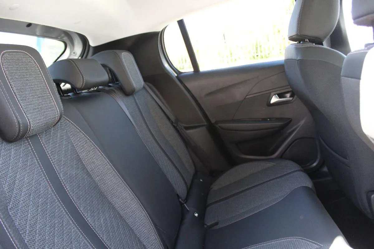 PEUGEOT - 208 - PureTech 100 S&S 5p. Allure