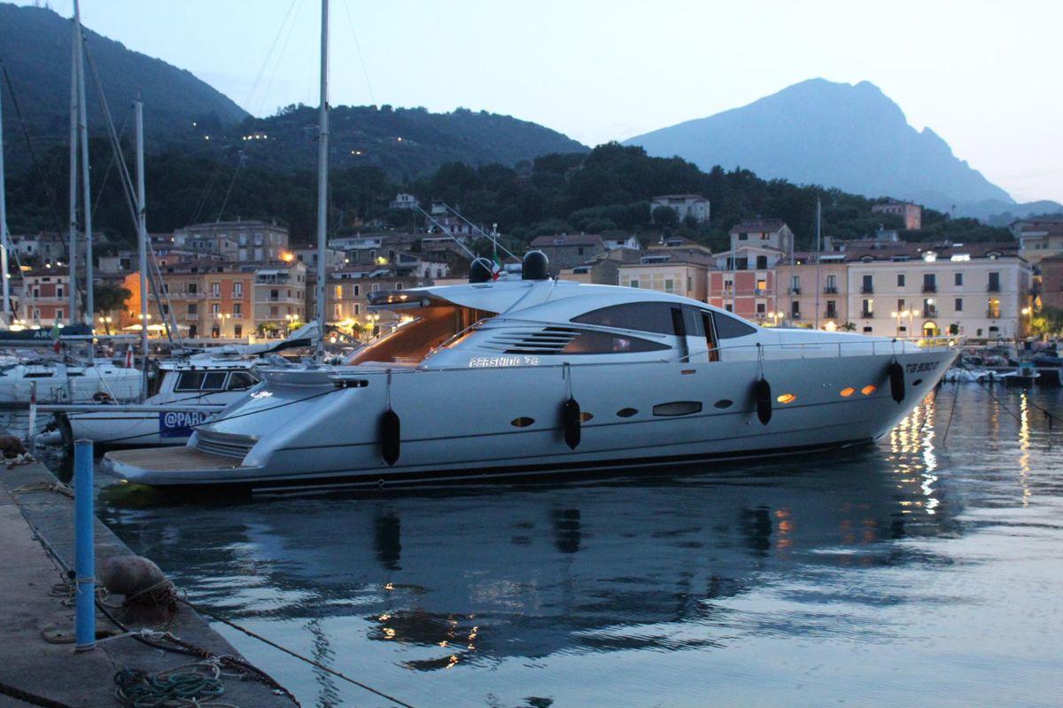 PERSHING 76 usato - vista esterna | Auto Yachting Mango Padula