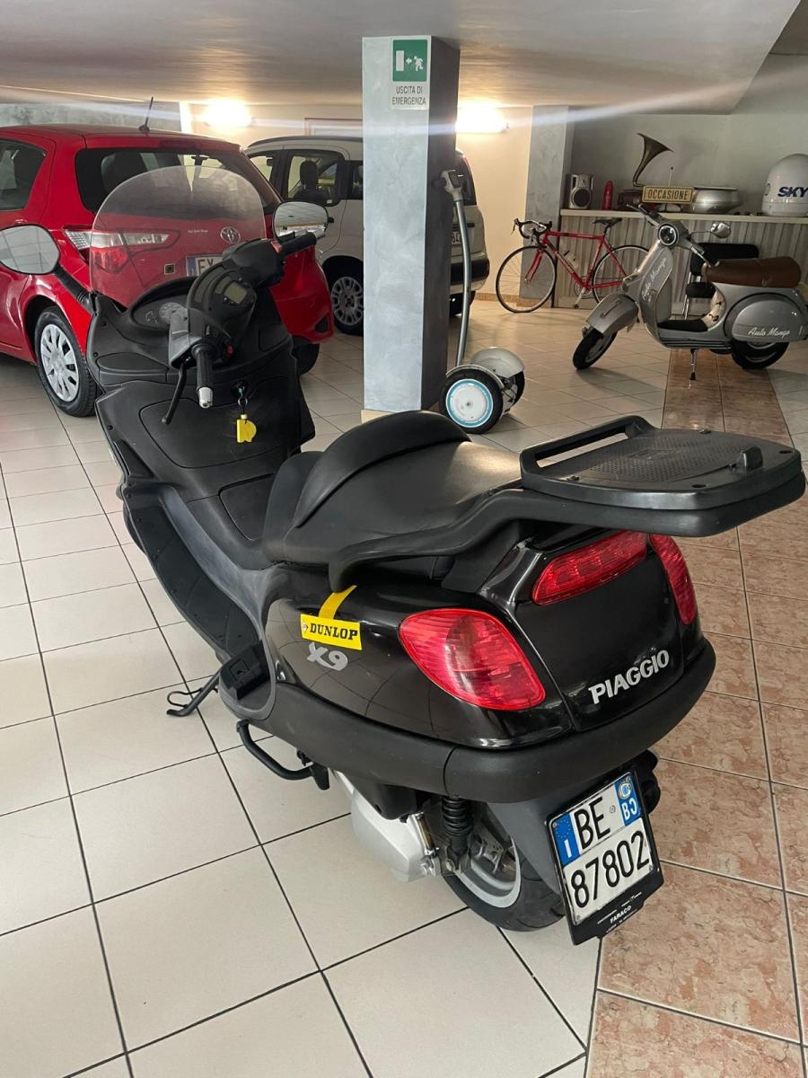 Piaggio X9 250 usata - foto 5 | Auto Yachting Mango Padula