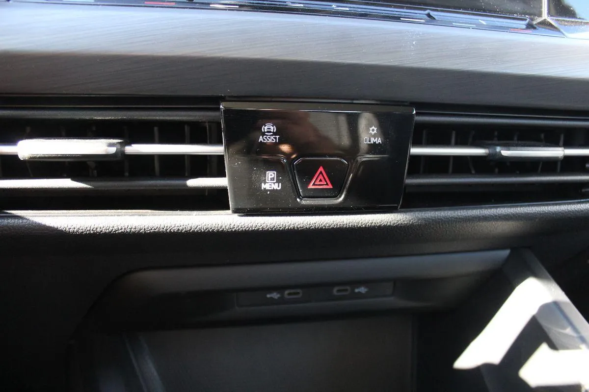 VOLKSWAGEN - Golf - VIII 2022 2.0 tdi  Style 115cv dsg