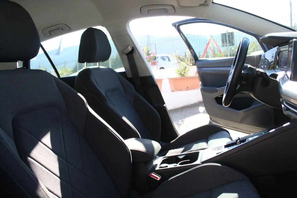 VOLKSWAGEN - Golf - VIII 2022 2.0 tdi  Style 115cv dsg