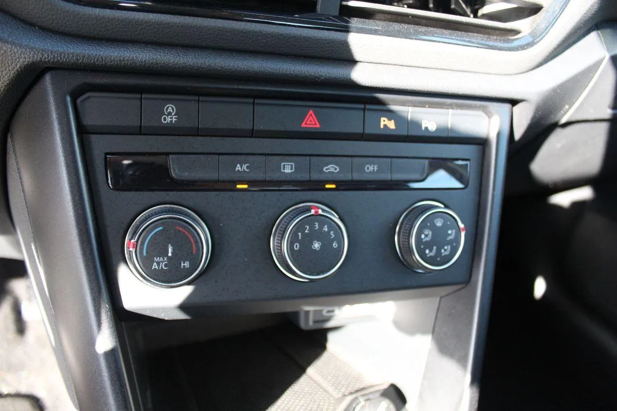 VOLKSWAGEN - T-Roc - 1.0 TSI Life