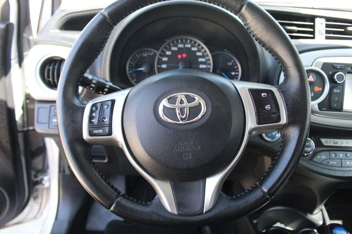 TOYOTA - Yaris -  1.5 Hybrid 5p. Style