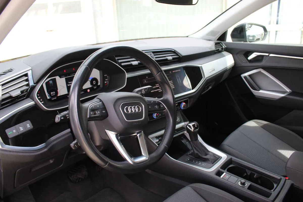 AUDI - Q3 Sportback - 35 TDI S Tronic Business Plus