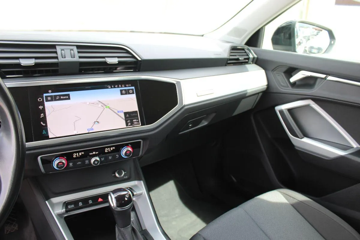 AUDI - Q3 Sportback - 35 TDI S Tronic Business Plus