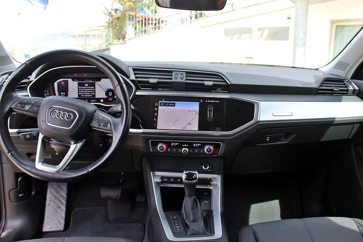 AUDI - Q3 Sportback - 35 TDI S Tronic Business Plus