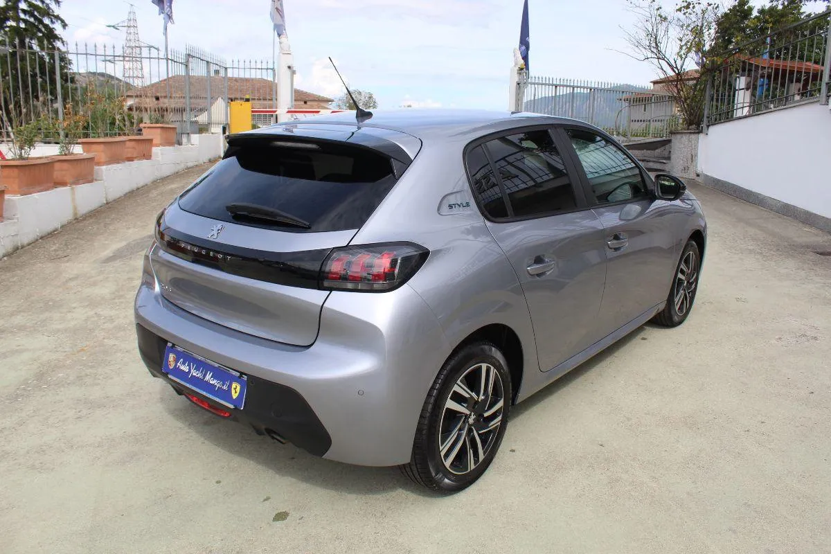 PEUGEOT - 208 1.2 puretech Style