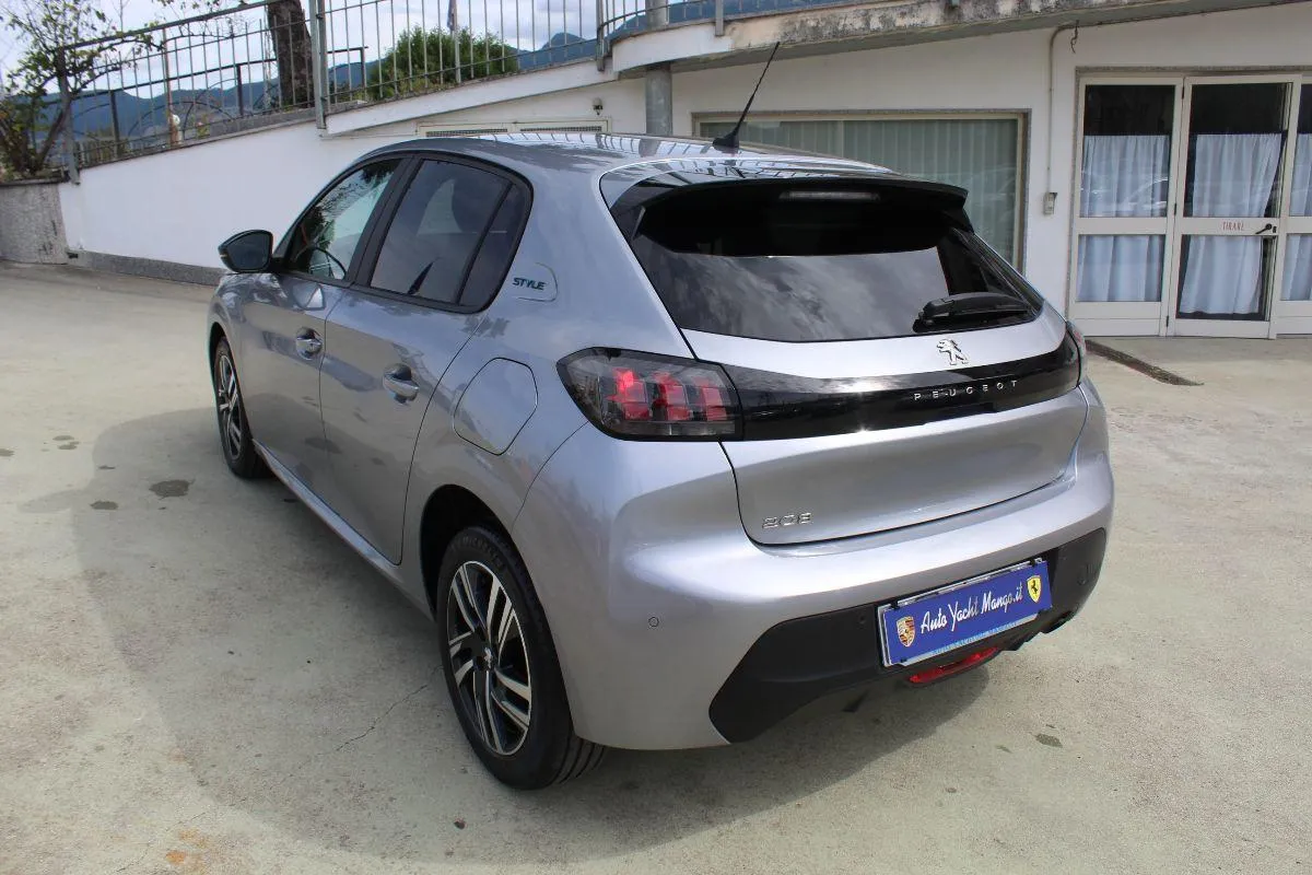 PEUGEOT - 208 1.2 puretech Style