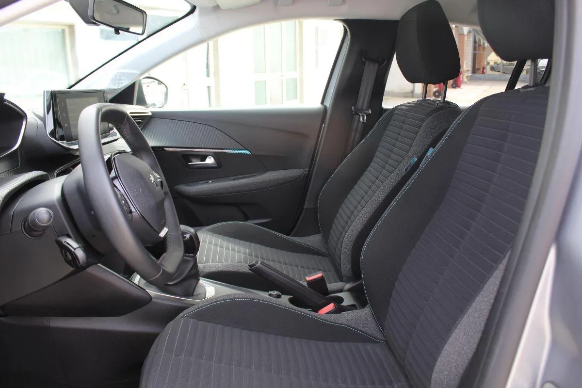 PEUGEOT - 208 1.2 puretech Style