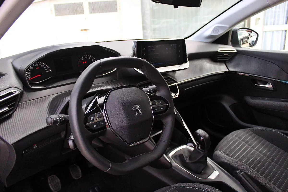 PEUGEOT - 208 1.2 puretech Style