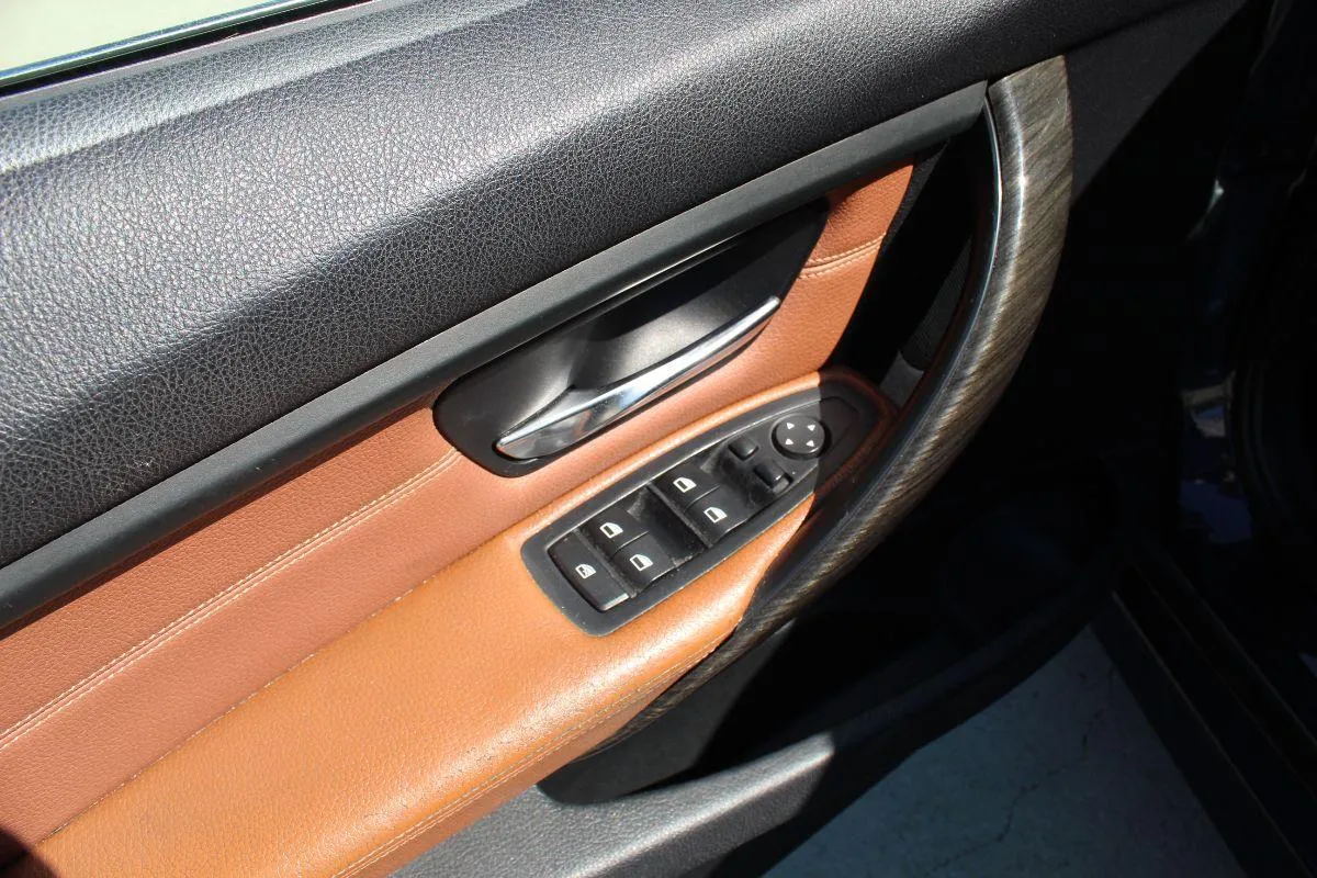 BMW - Serie 3 - 320d Futura
