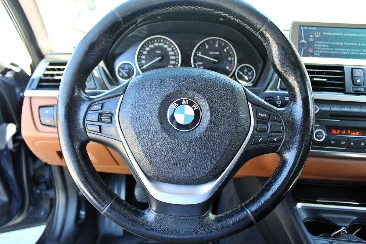 BMW - Serie 3 - 320d Futura