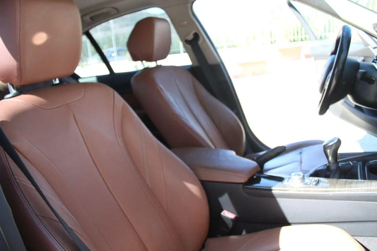 BMW - Serie 3 - 320d Futura