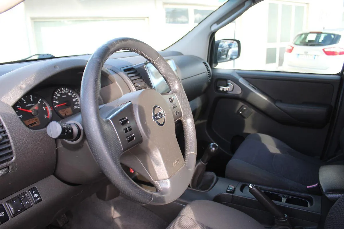 NISSAN - Navara