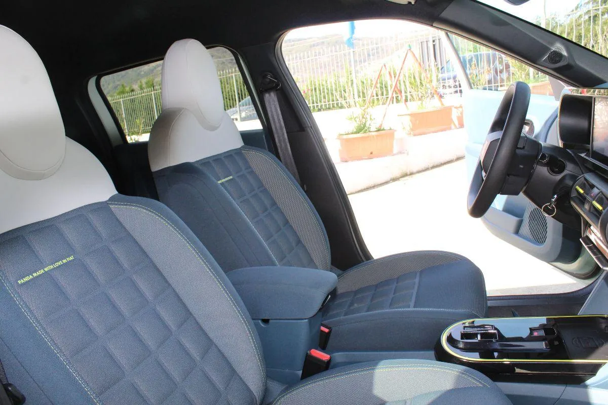 FIAT - Grande Panda - 1.2 Hybrid 110 S&S La Prima