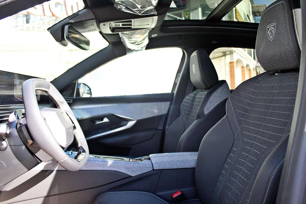 PEUGEOT - 3008 - Hybrid 136 e-DCS6 GT