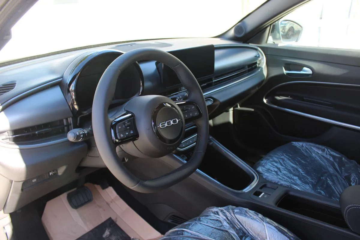 FIAT - 600 1.2 hybrid Sport 145cv auto