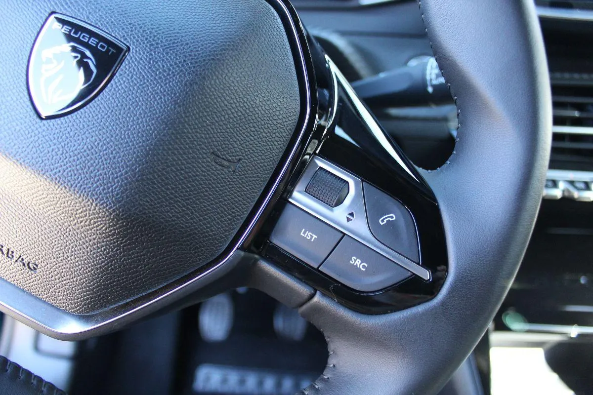PEUGEOT - 2008 - PureTech 100 S&S Allure