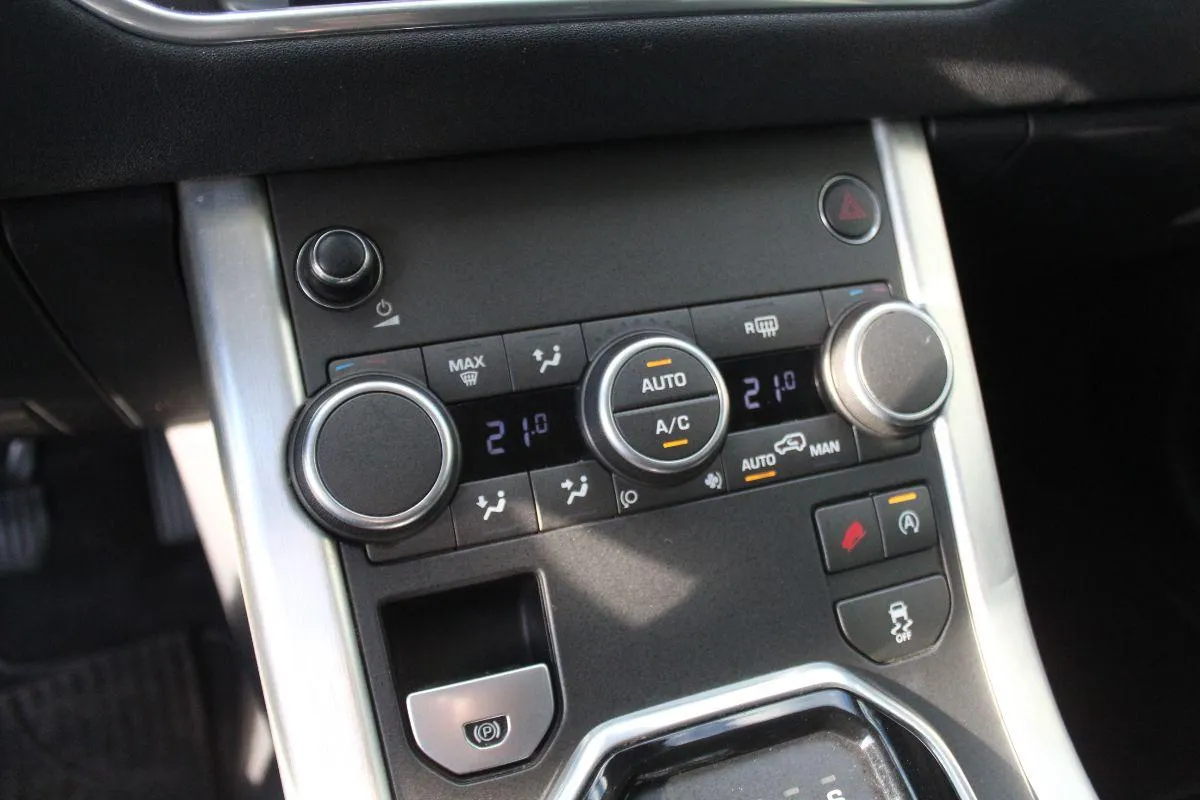 LAND ROVER - Range Rover Evoque -  2.0 TD4 5p. SE Dynamic
