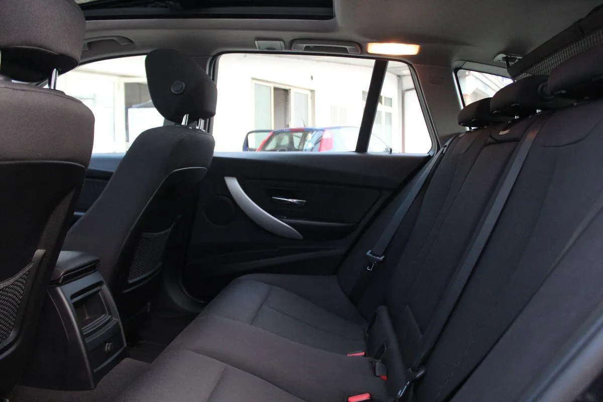 BMW - Serie 3 Touring - 320d Touring Business Advantage aut.