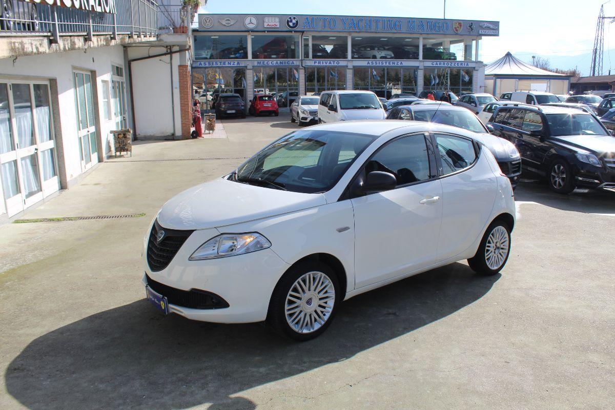 LANCIA Ypsilon 2015 usata in vendita presso Auto Yachting Mango