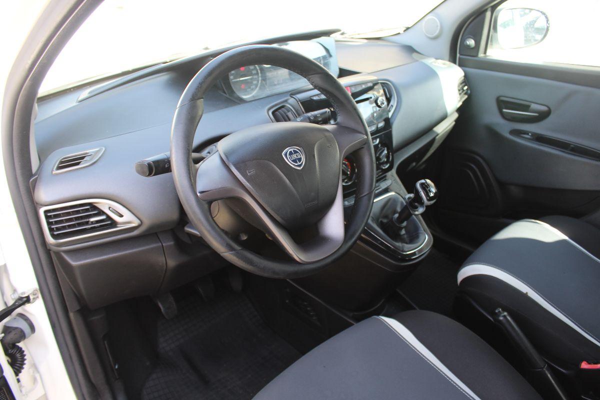LANCIA Ypsilon usata - foto 9 | Auto Yachting Mango Padula