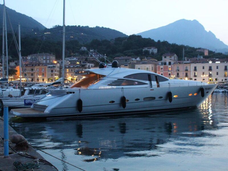 PERSHING 76 — Foto 1 di 19