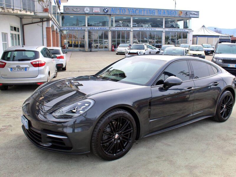 PORSCHE Panamera — Foto 1 di 26