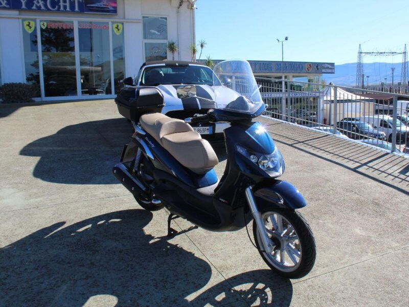 Piaggio Beverly 400 — Foto 1 di 12