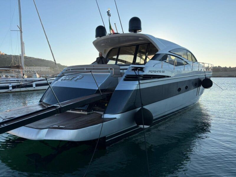 PERSHING 62 — Foto 1 di 20