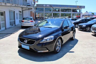VOLVO – V40 –  D2 R-design Kinetic - Anno 2016