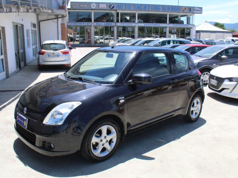 SUZUKI Swift — Foto 1 di 21